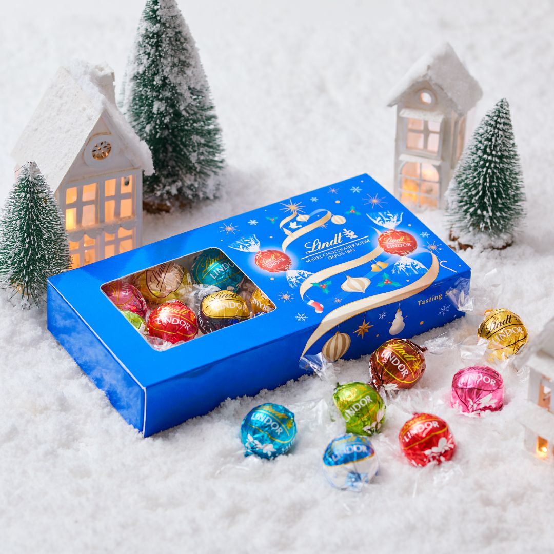 ターコイズクリスマスツリー 約30cm❣️リンリン❣️ LINDOR HOLIDAY 一粒からはじまる、あなたへの贈り物” 心ときめく